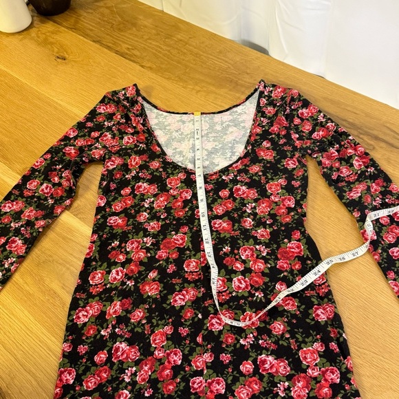 Forever 21 Floral Bodycon Dress Long Sleeve Scoop Back Black Red Roses Large - Picture 4 of 10